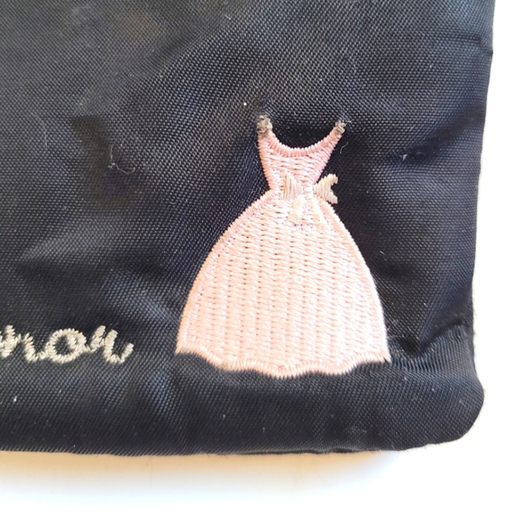 $5 or Free Zipper pouch - Picture 4 of 9